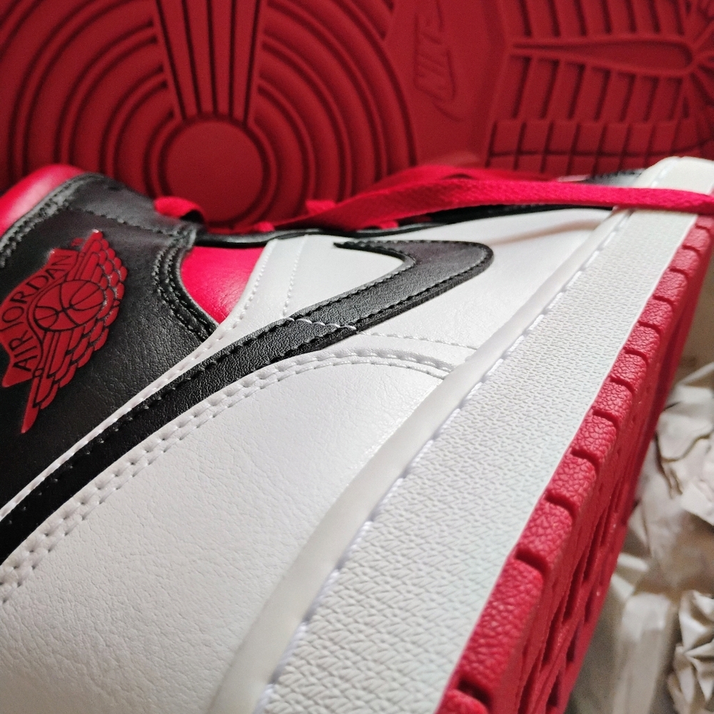 🔥 Strawberry Air Jordan 1 Classic MiD Baller Shoes 🔥11 - Picture 8 of 8